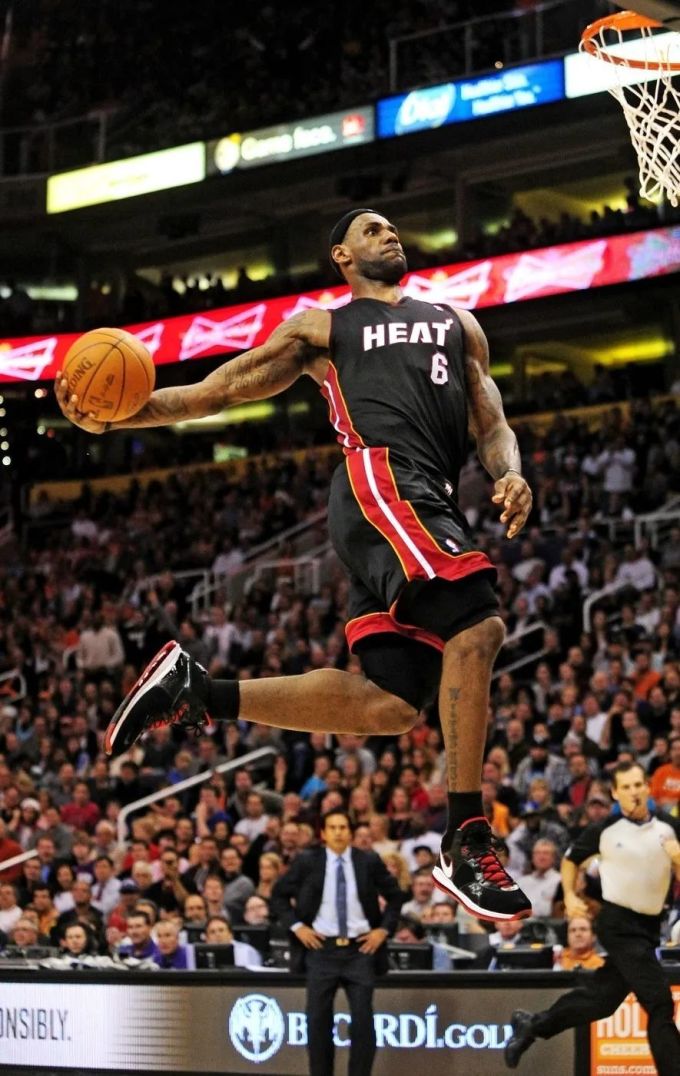 LBJ17 & LBJ7:回到未来,展望过去