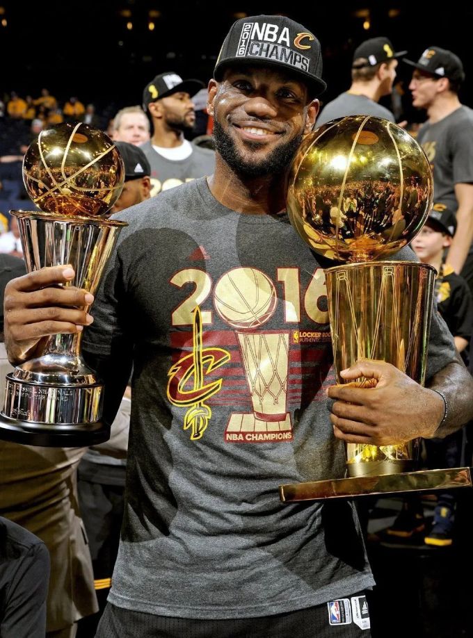 LBJ17 & LBJ7:回到未来,展望过去