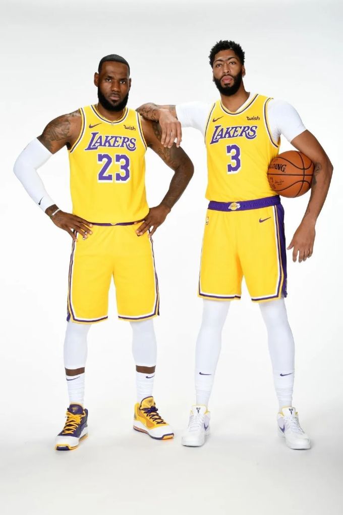 LBJ17 & LBJ7:回到未来,展望过去