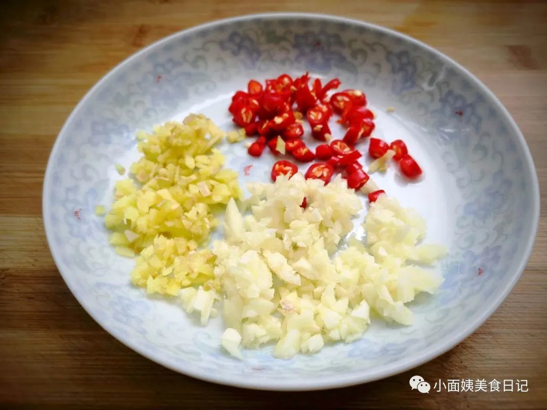 炒牛肉很多人第一步就错了,大厨教你技巧,肉不老不柴,滑嫩可口!