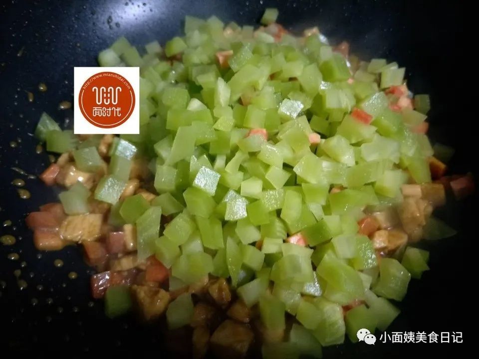 老公用这三食材做菜，5分钟上桌，去火开胃，一勺一勺吃不够！