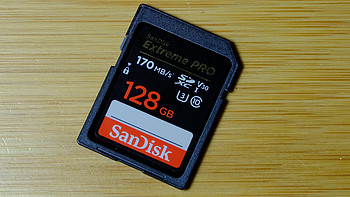 高速读写的闪迪 128GB SD卡，价格超值  