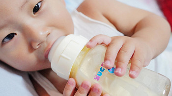 心情分享 篇一百五十四：解决新生儿胀气小秘籍，选择舒婴奶瓶会让你成为一个合格的家长！  