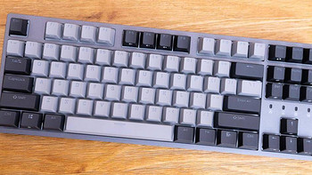 器材屋 篇三十八：低调实力派——杜伽K320深空灰白光限定版键盘上手 