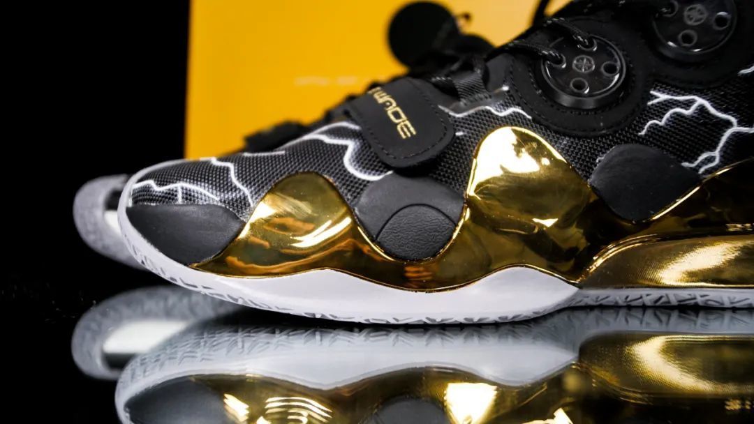 wen鞋评一双过于级的实战鞋wow8初生配色开箱实战测评