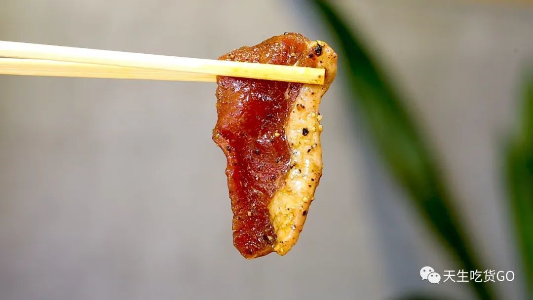 一盘肉才19元,开到凌晨4点,还是拍照圣地,这家烤肉人不多才怪!