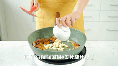 吃完西瓜别扔皮!简单炒炒,又是一道下饭菜!