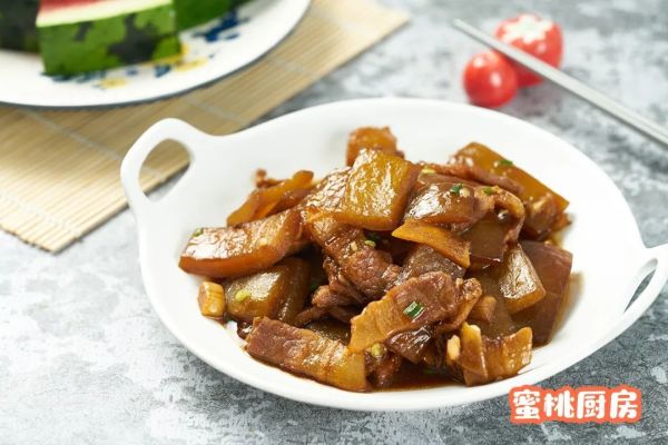 吃完西瓜别扔皮!简单炒炒,又是一道下饭菜!