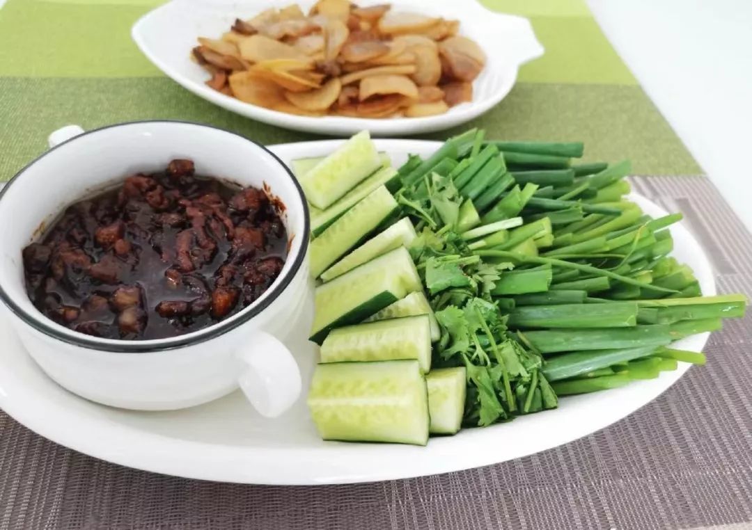 蘸酱菜,东北狼人的饮食崇拜