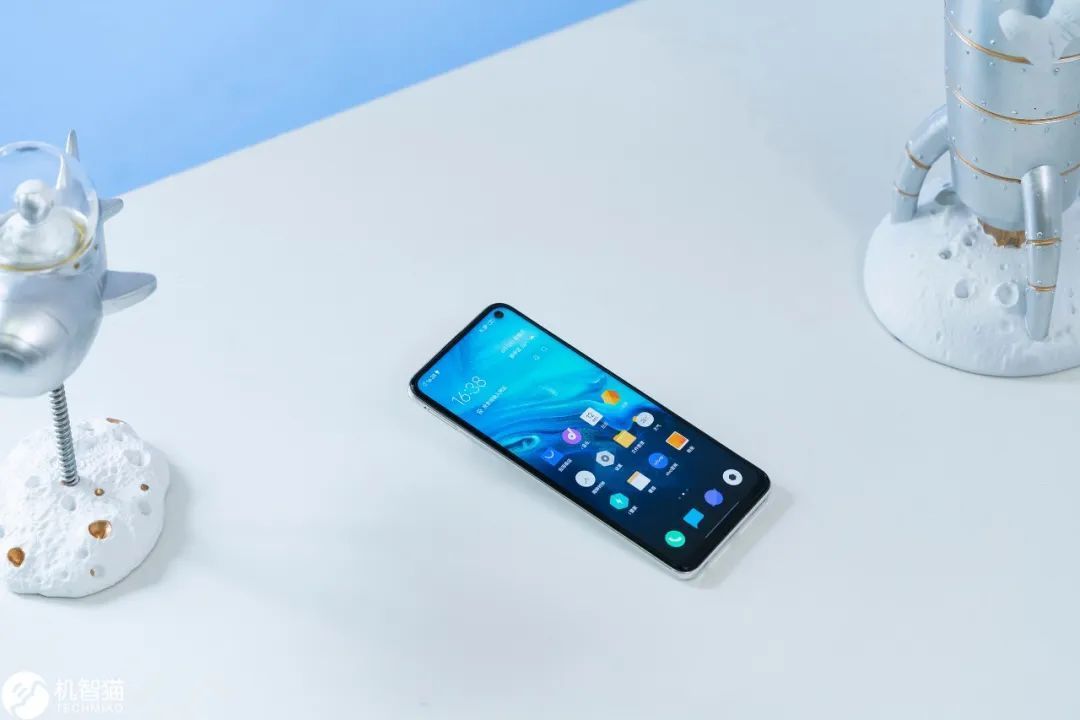 iQOO Neo3极昼体验:性能旗舰的清凉一面