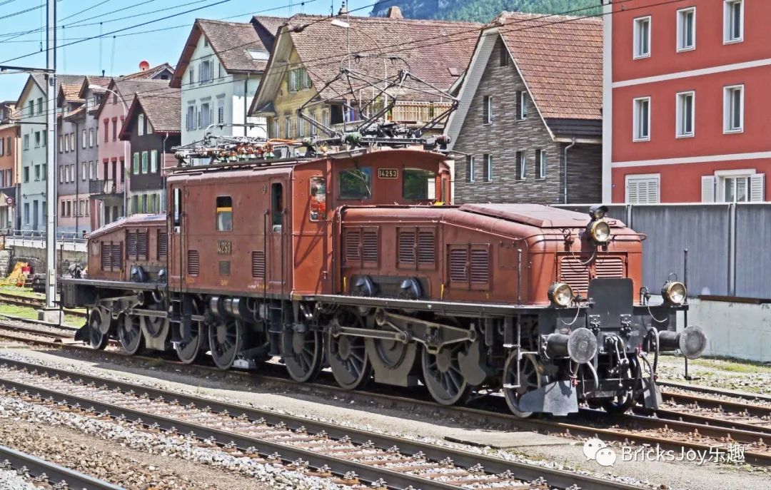 瑞士鳄鱼火车头图片