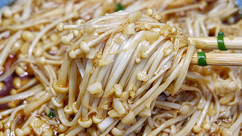 家常快手下饭菜 篇十：米饭杀手金针菇！爆好吃，无敌简单，开胃下饭 
