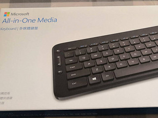 入手微软All-in-One无线键盘