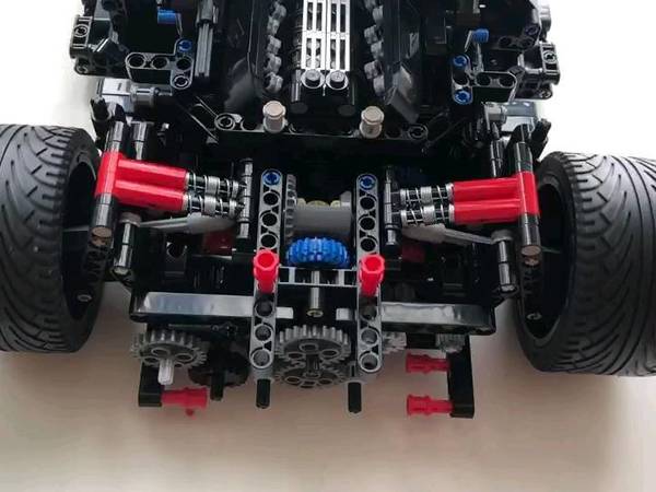 劲爆豪车 双鹰百年牛车 V12缸联动