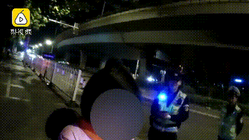 深夜监控拍下的这一幕，看哭无数人：你永远不知道孩子有多爱你……