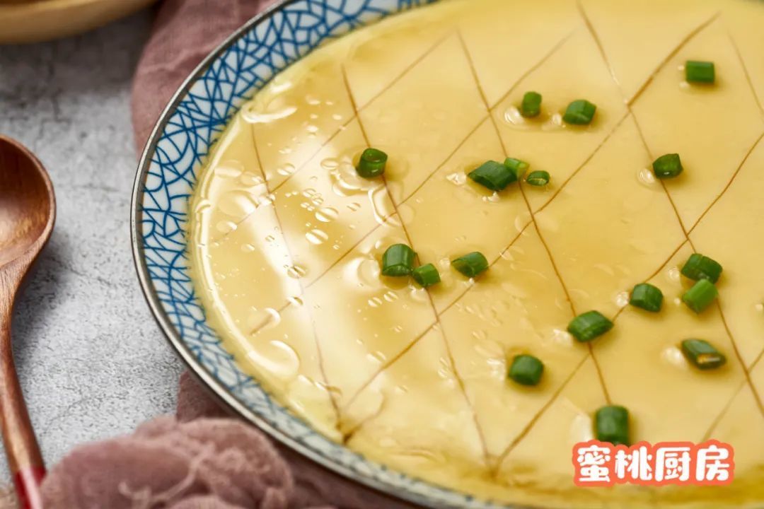 这个蒸蛋的方法绝不失手,又滑又嫩!
