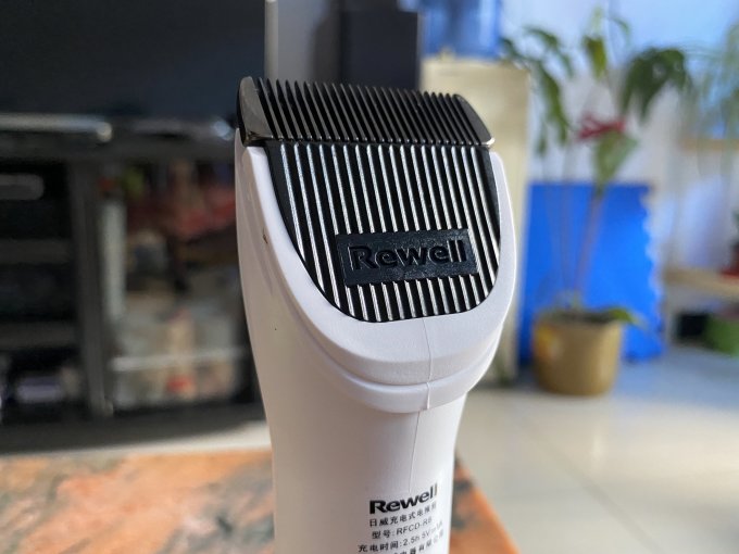 日威电动理发器