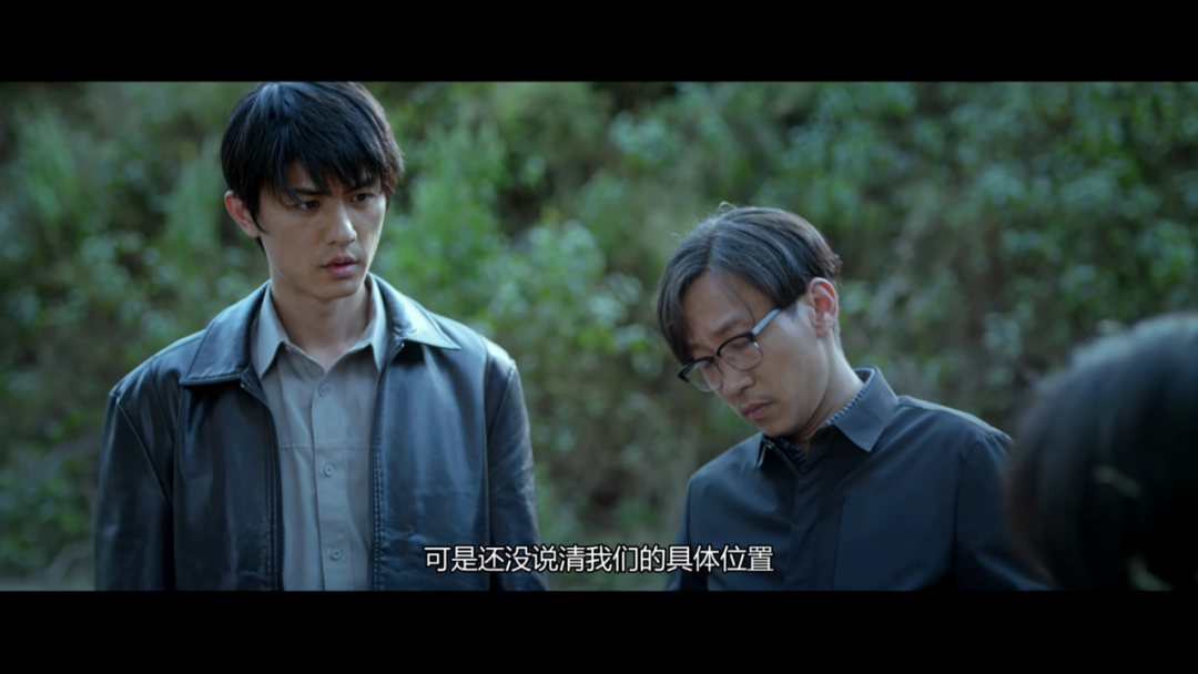 户籍科警察邹志明和前文提及,坐在李翘身边的猥琐大叔刘长青.