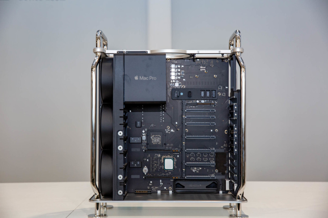 小小值深度体验Mac Pro,15万块的台式机除了《扫雷》还能干嘛?