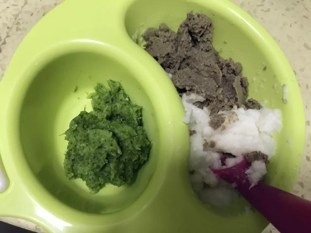 超长预警!6~24月龄宝宝,辅食吃多少,奶喝多少?这么安排最合理(超详细方案和食谱)