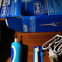 旋转式电动牙刷初体验：欧乐B电动牙刷D12开箱与体验
