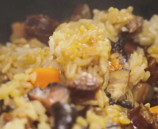 【视频】有手就能做，电饭煲做出来的美味煲仔饭