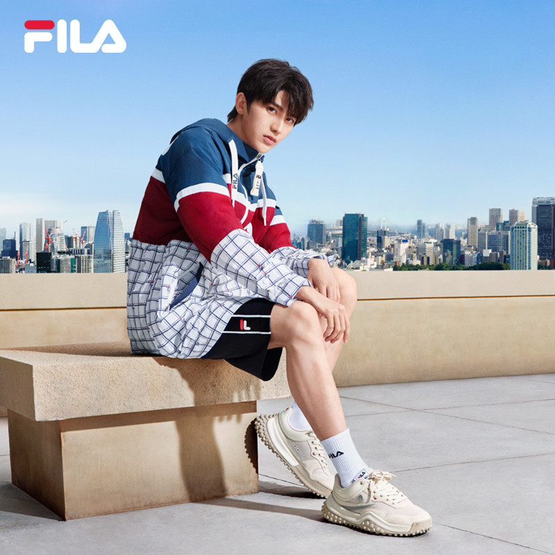 蔡徐坤 FILA 新代言人上线，运动系阳光少年展现多面魅力！