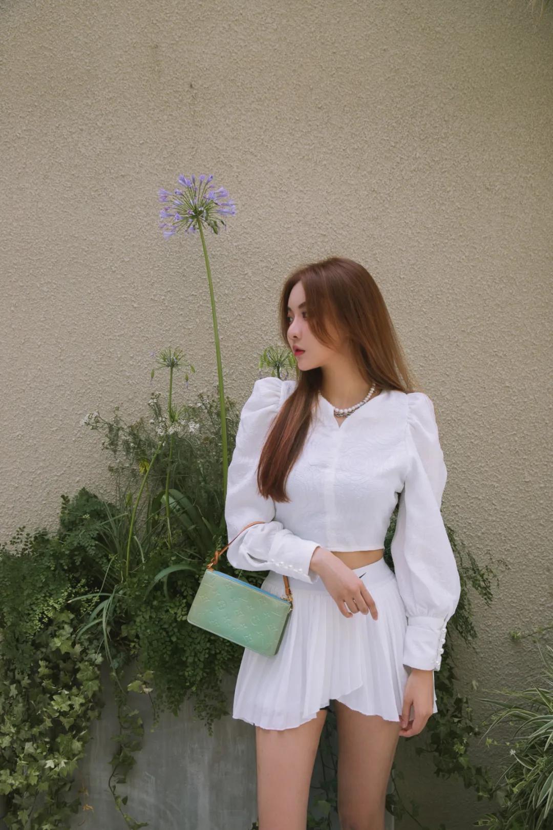 真人秀!小姐姐亲自示范网球裙的11种穿法,身材和穿搭都很绝~