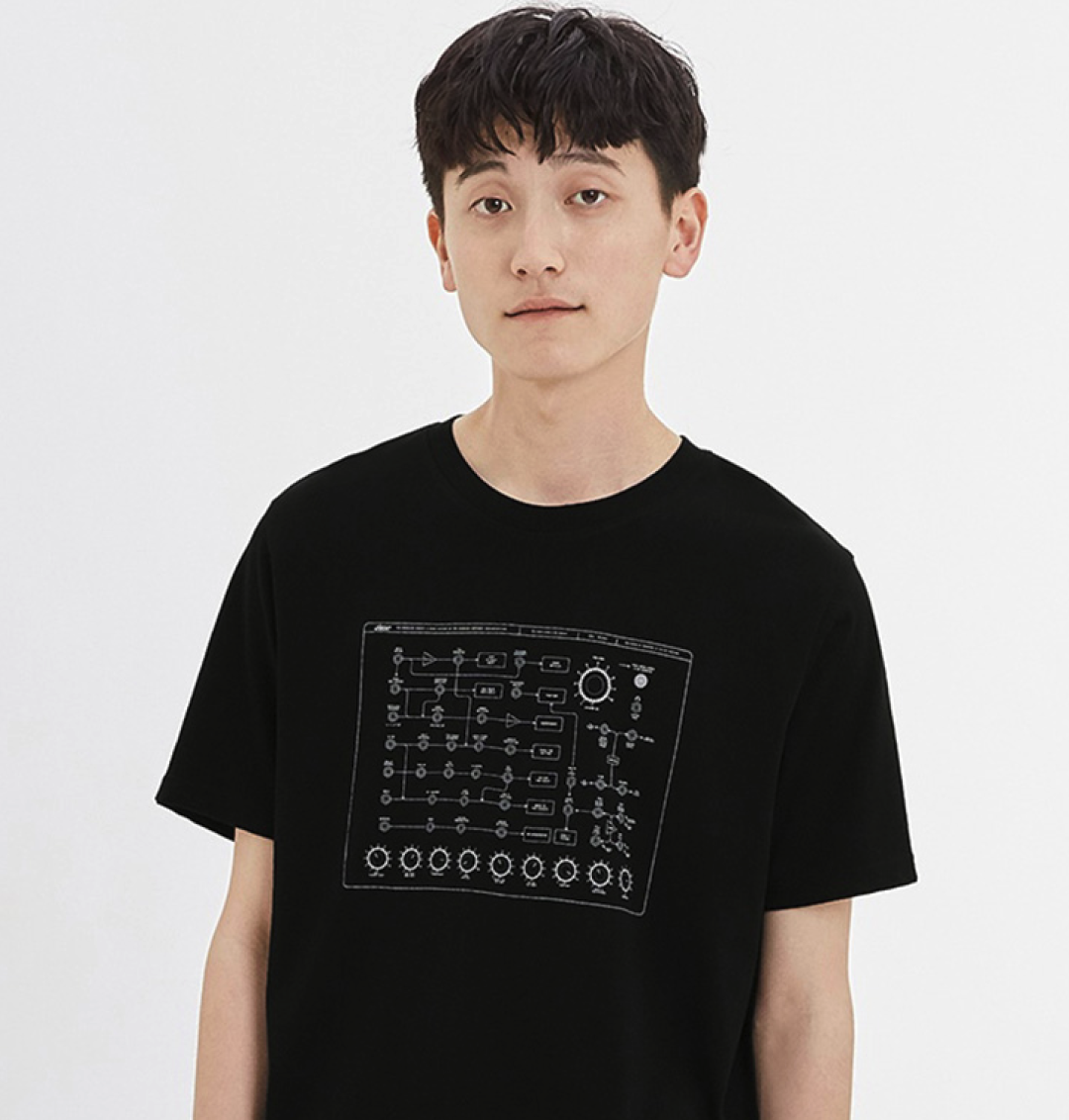 有音乐才夏天,GU推出乐队联名款T恤,有你喜欢的吗?