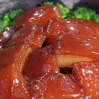 王刚的美食精选 篇五十：厨师长教你：“电饭锅红烧肉”的家常做法，满满的小技巧，收藏了