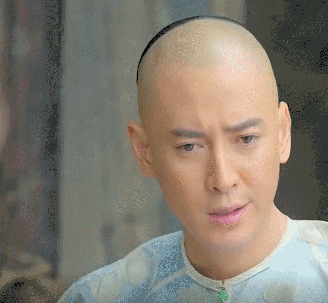 一巴掌就是脑震荡的“扇耳光”大赛全程高能 奖金区区几百美金 果然是战斗民族