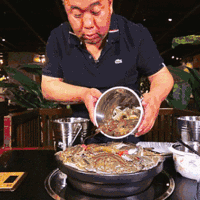 东港飞蟹、虾爬子、河蟹、活虾……给你一口蒸锅，随便吃！