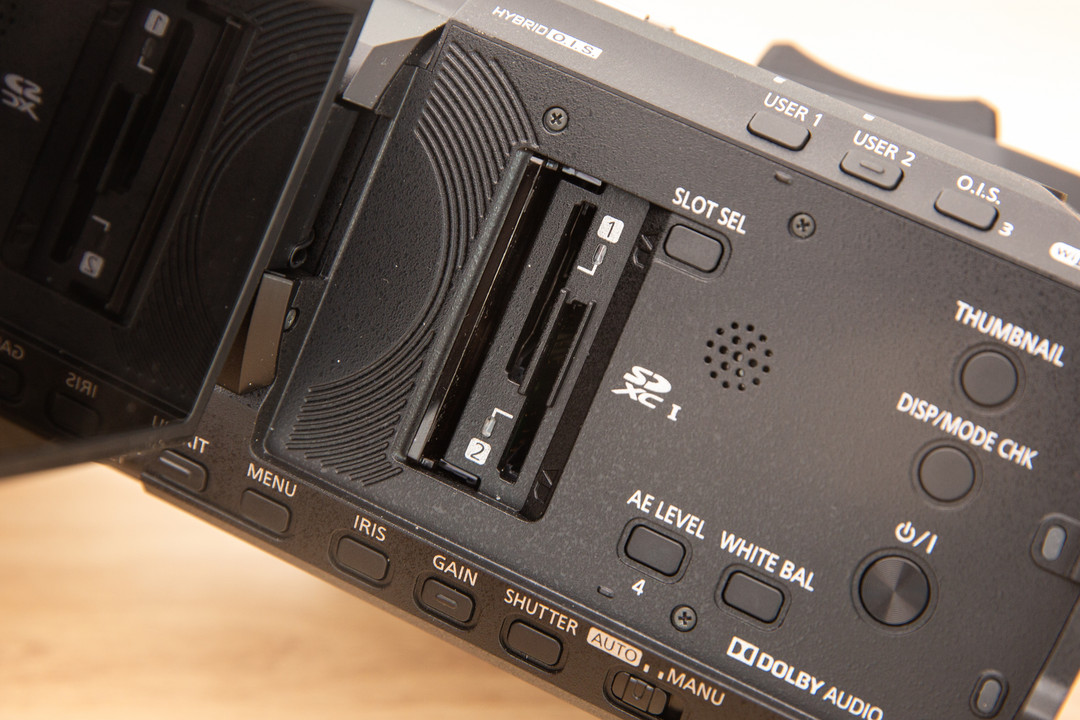 为什么相机能做的事还要买台摄像机？松下HC-X1500开箱上手