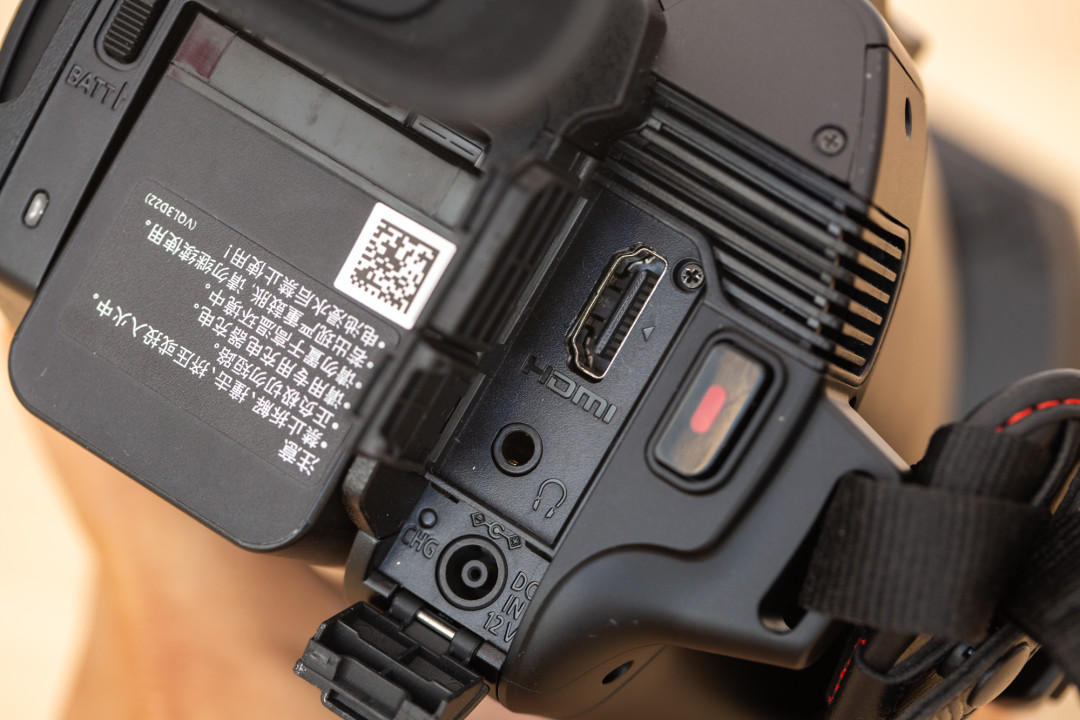 为什么相机能做的事还要买台摄像机？松下HC-X1500开箱上手