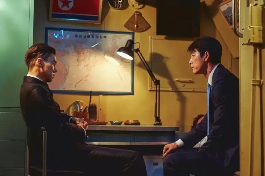 一上映就击败了《釜山行2》,这部8.8分新片登顶票房榜首!