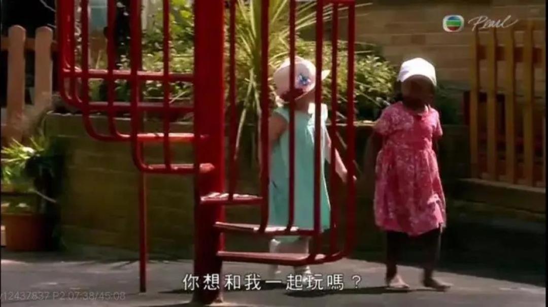 比起去学校娃更喜欢在家上网课?这部英国纪录片《孩子的小宇宙》,揭开了孩子逃避上学的秘密