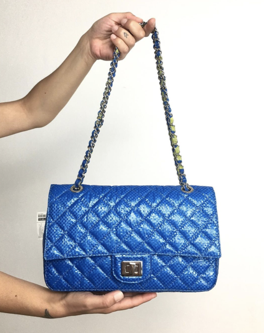 只此一只的香奈儿2.55不到10元!我缺的是买包那4W块钱嘛?我缺的是这双巧手!