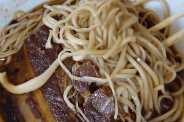 吃了这碗大肉面,再说自己是南京人