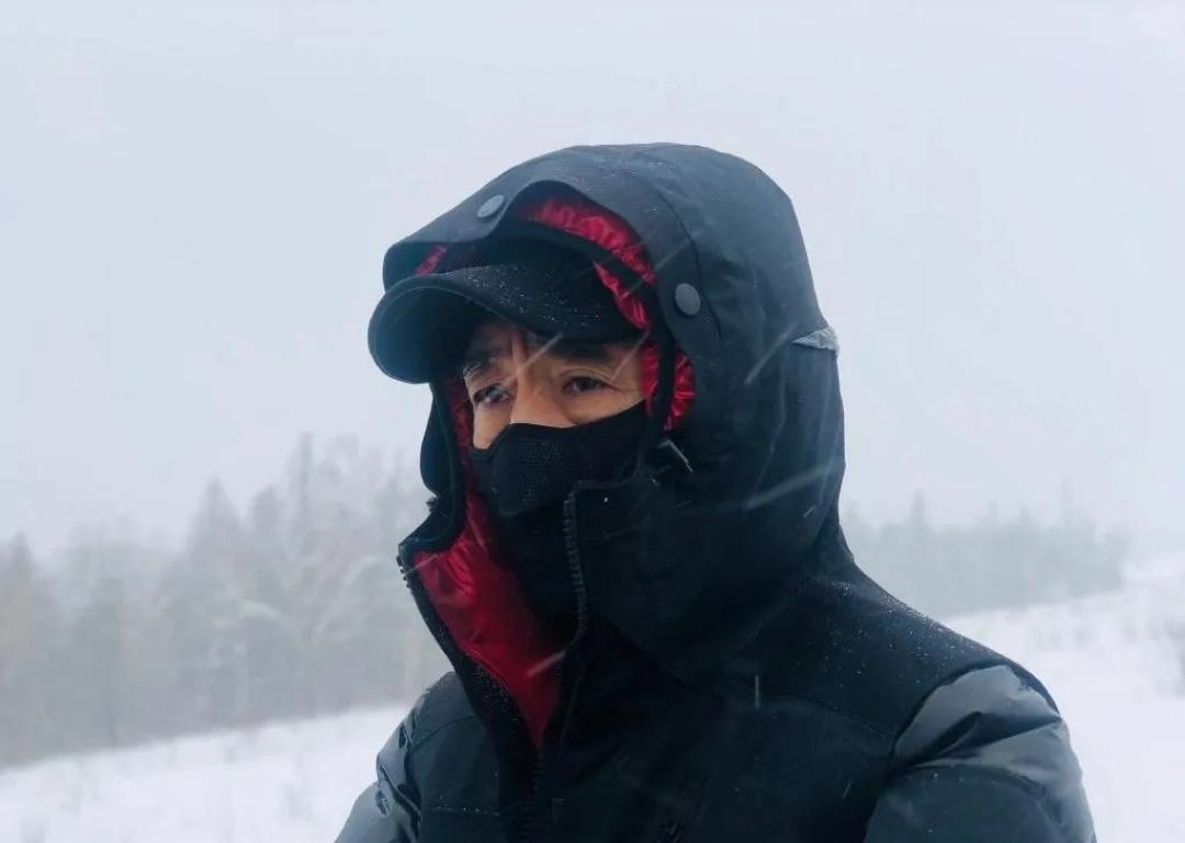 张艺谋:推倒那座「五指山」