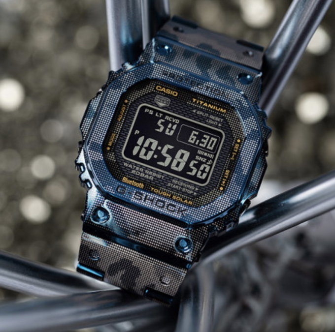 新品发售 G Shock 发布镭射迷彩系列 售价9990元 小编就让了8月12日 8月14日至尊 金卡会员优先购 男表 什么值得买