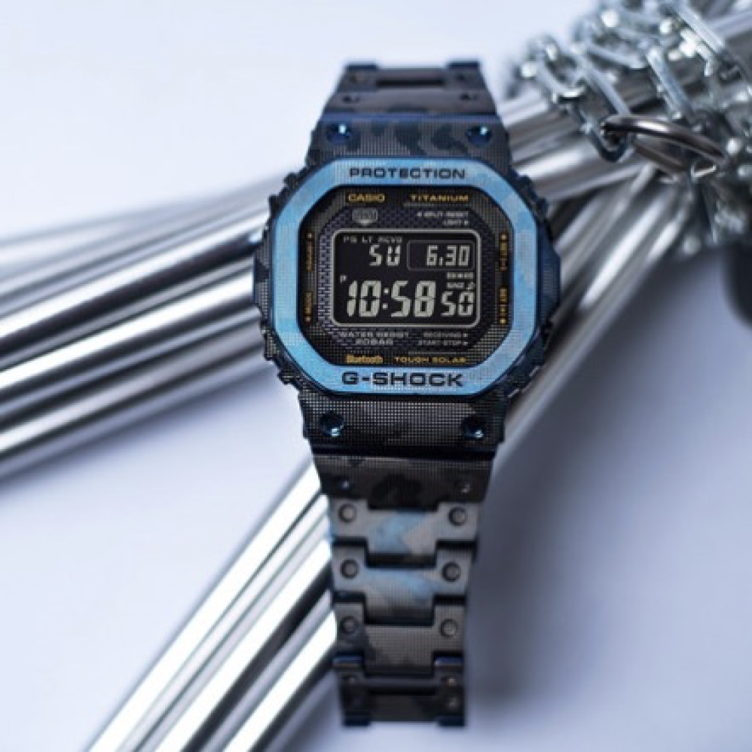 新品发售!G-SHOCK 发布镭射迷彩系列,售价9990元,小编就让了