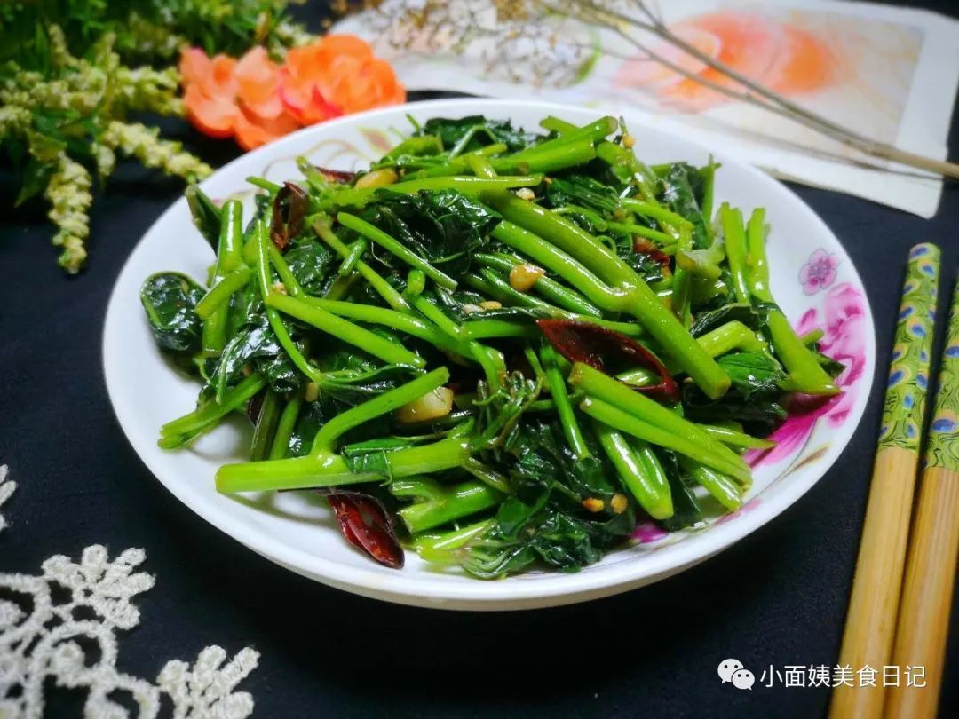 此菜一分钱不花,农村到处都是,清香爽口又营养,比空心菜好吃!
