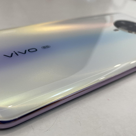 “湖面之上，晨曦幻彩，湖面之下，水波湛蓝。”vivo S6 天鹅湖 开箱体验