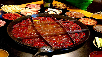 走进重庆火锅，带你了解各种火锅“辣”么美味的的魅力~