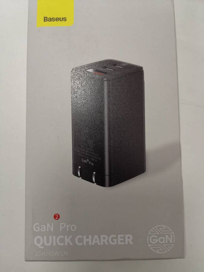 倍思充电器