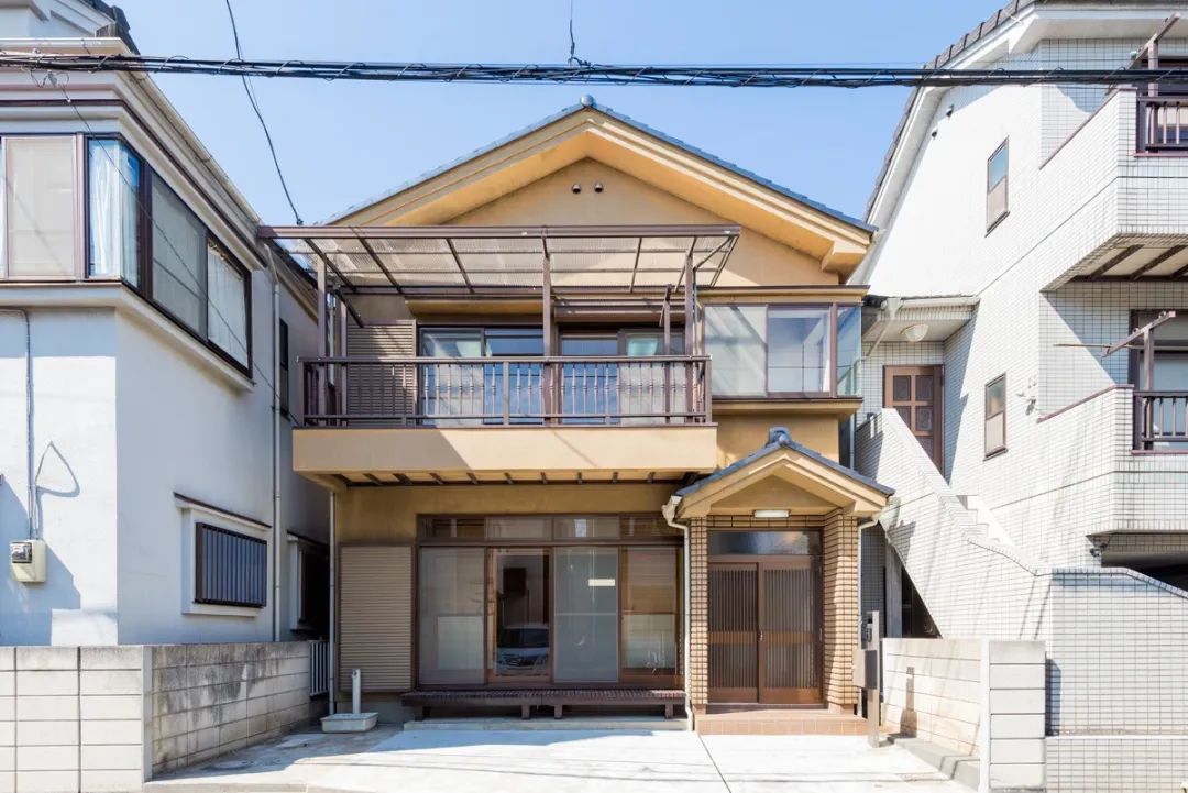 日本穷人住100万的“别墅”，富人去挤60㎡的小公寓！看来我穷的只能住别墅了…