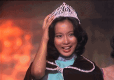 谢嘉怡夺“港姐”桂冠，盘点80、90年代港姐冠军，看看那个风起云涌的香港娱乐圈