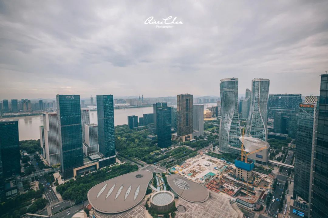 杭州柏悦,高空现代江南宅院的代表作
