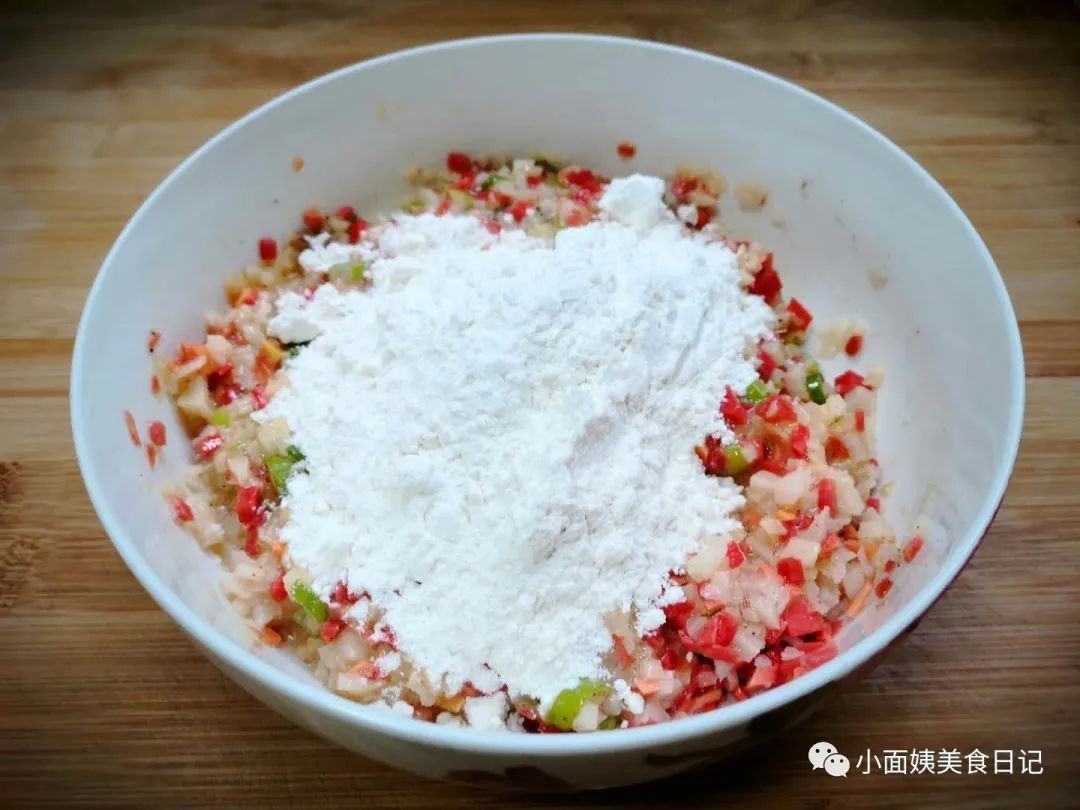 这两种食材,一个健脾一个护眼,搭配做成小饼,咬一口满嘴香!