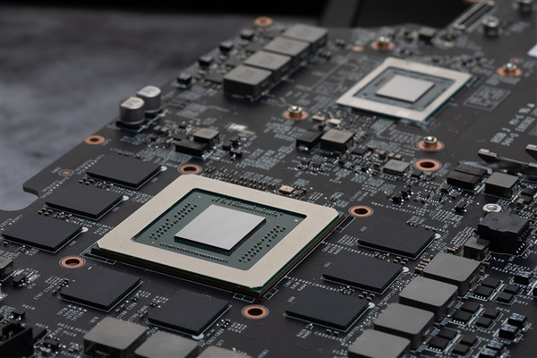 全球第二款AMD 双A平台：微星发布Alpha 15/17游戏本，搭RX 5600M显卡